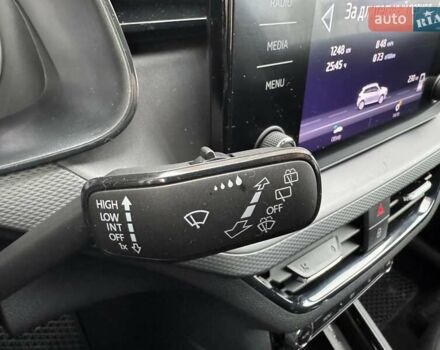 Синій Шкода KAMIQ, об'ємом двигуна 1.6 л та пробігом 25 тис. км за 20999 $, фото 43 на Automoto.ua