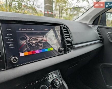 Белый Шкода Karoq, объемом двигателя 1.5 л и пробегом 108 тыс. км за 23500 $, фото 16 на Automoto.ua