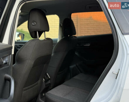 Белый Шкода Karoq, объемом двигателя 1.5 л и пробегом 112 тыс. км за 19800 $, фото 35 на Automoto.ua