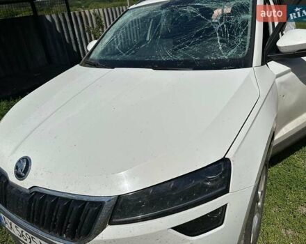 Білий Шкода Karoq, об'ємом двигуна 1.5 л та пробігом 180 тис. км за 10000 $, фото 3 на Automoto.ua