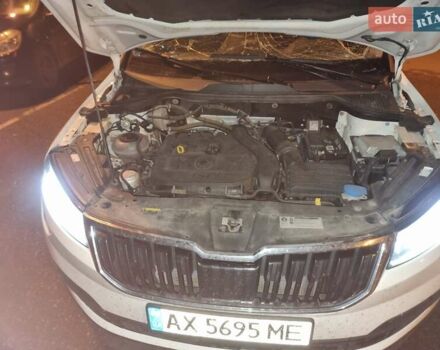 Белый Шкода Karoq, объемом двигателя 1.5 л и пробегом 189 тыс. км за 9999 $, фото 1 на Automoto.ua