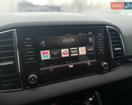 Белый Шкода Karoq, объемом двигателя 1.5 л и пробегом 117 тыс. км за 17990 $, фото 20 на Automoto.ua