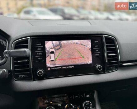 Белый Шкода Karoq, объемом двигателя 1.5 л и пробегом 117 тыс. км за 18990 $, фото 23 на Automoto.ua