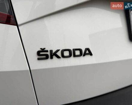 Белый Шкода Karoq, объемом двигателя 1.5 л и пробегом 117 тыс. км за 18990 $, фото 8 на Automoto.ua