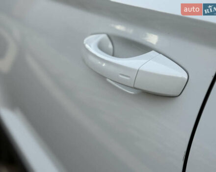 Белый Шкода Karoq, объемом двигателя 1.5 л и пробегом 112 тыс. км за 19800 $, фото 24 на Automoto.ua