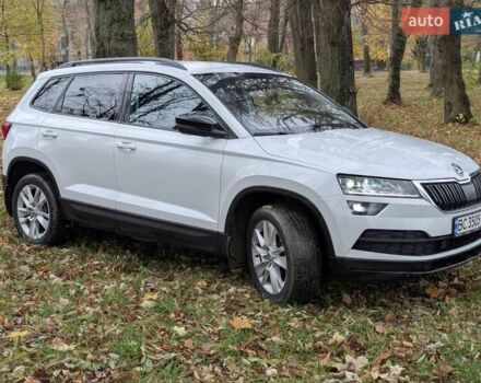 Белый Шкода Karoq, объемом двигателя 1.5 л и пробегом 108 тыс. км за 23500 $, фото 3 на Automoto.ua