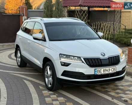 Белый Шкода Karoq, объемом двигателя 1.5 л и пробегом 112 тыс. км за 19800 $, фото 2 на Automoto.ua