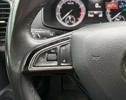 Белый Шкода Karoq, объемом двигателя 1.5 л и пробегом 117 тыс. км за 18990 $, фото 17 на Automoto.ua