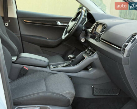 Белый Шкода Karoq, объемом двигателя 1.5 л и пробегом 112 тыс. км за 19800 $, фото 21 на Automoto.ua