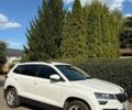 Белый Шкода Karoq, объемом двигателя 1.5 л и пробегом 175 тыс. км за 17950 $, фото 1 на Automoto.ua