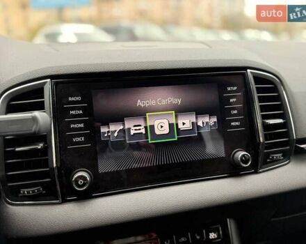 Белый Шкода Karoq, объемом двигателя 1.5 л и пробегом 117 тыс. км за 18990 $, фото 22 на Automoto.ua