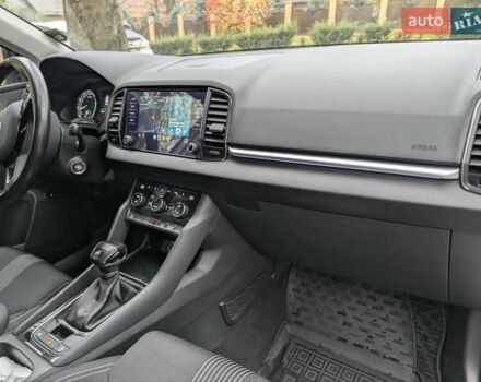 Белый Шкода Karoq, объемом двигателя 1.5 л и пробегом 108 тыс. км за 23500 $, фото 17 на Automoto.ua