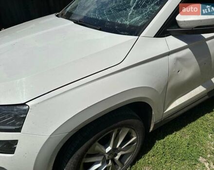 Білий Шкода Karoq, об'ємом двигуна 1.5 л та пробігом 180 тис. км за 10000 $, фото 4 на Automoto.ua