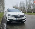 Белый Шкода Karoq, объемом двигателя 1.5 л и пробегом 159 тыс. км за 19700 $, фото 1 на Automoto.ua
