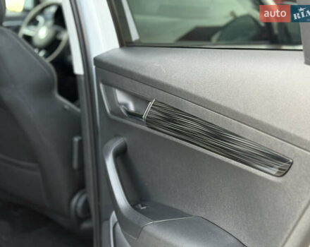 Белый Шкода Karoq, объемом двигателя 1.5 л и пробегом 112 тыс. км за 19800 $, фото 19 на Automoto.ua