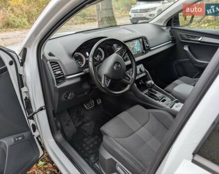 Белый Шкода Karoq, объемом двигателя 1.5 л и пробегом 108 тыс. км за 23500 $, фото 5 на Automoto.ua
