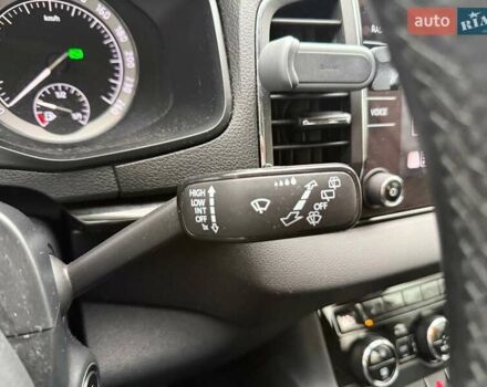 Белый Шкода Karoq, объемом двигателя 1.5 л и пробегом 117 тыс. км за 18990 $, фото 19 на Automoto.ua