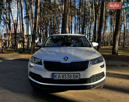 Белый Шкода Karoq, объемом двигателя 1.5 л и пробегом 150 тыс. км за 18700 $, фото 1 на Automoto.ua