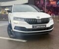 Белый Шкода Karoq, объемом двигателя 1.5 л и пробегом 117 тыс. км за 17990 $, фото 6 на Automoto.ua