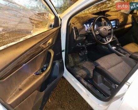 Белый Шкода Karoq, объемом двигателя 1.5 л и пробегом 189 тыс. км за 9999 $, фото 5 на Automoto.ua