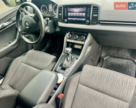 Белый Шкода Karoq, объемом двигателя 1.5 л и пробегом 49 тыс. км за 20500 $, фото 8 на Automoto.ua