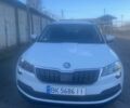 Белый Шкода Karoq, объемом двигателя 1.6 л и пробегом 230 тыс. км за 16300 $, фото 1 на Automoto.ua