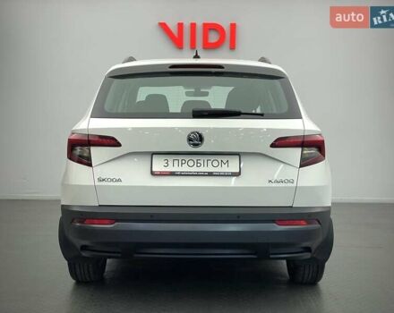 Белый Шкода Karoq, объемом двигателя 1.5 л и пробегом 90 тыс. км за 21621 $, фото 5 на Automoto.ua