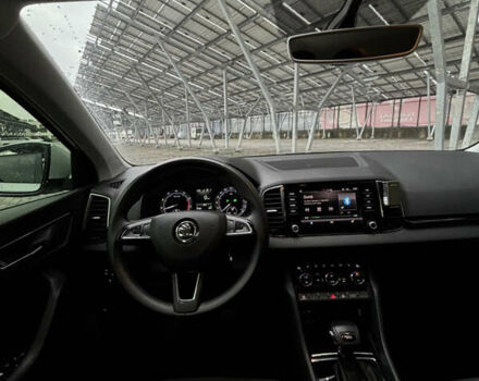 Білий Шкода Karoq, об'ємом двигуна 1.5 л та пробігом 98 тис. км за 20800 $, фото 7 на Automoto.ua