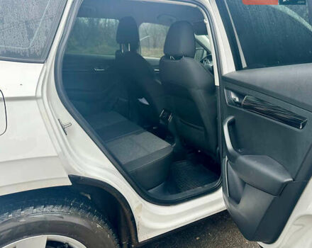 Белый Шкода Karoq, объемом двигателя 1.5 л и пробегом 49 тыс. км за 20500 $, фото 6 на Automoto.ua