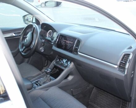 Белый Шкода Karoq, объемом двигателя 1.6 л и пробегом 280 тыс. км за 19800 $, фото 4 на Automoto.ua