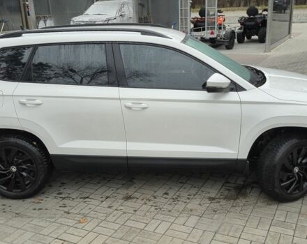Білий Шкода Karoq, об'ємом двигуна 1.5 л та пробігом 117 тис. км за 21000 $, фото 1 на Automoto.ua