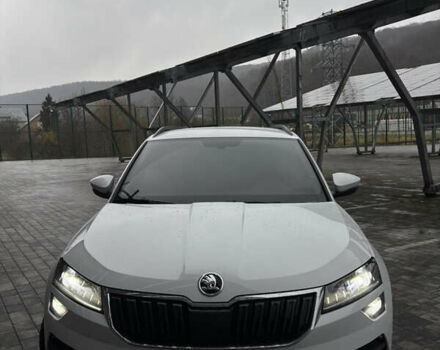 Білий Шкода Karoq, об'ємом двигуна 1.5 л та пробігом 98 тис. км за 20800 $, фото 2 на Automoto.ua
