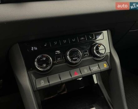 Белый Шкода Karoq, объемом двигателя 1.5 л и пробегом 90 тыс. км за 21621 $, фото 18 на Automoto.ua