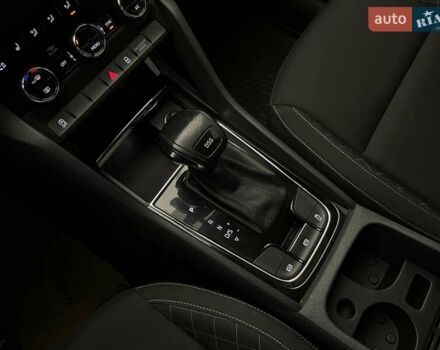 Белый Шкода Karoq, объемом двигателя 1.5 л и пробегом 116 тыс. км за 20872 $, фото 16 на Automoto.ua