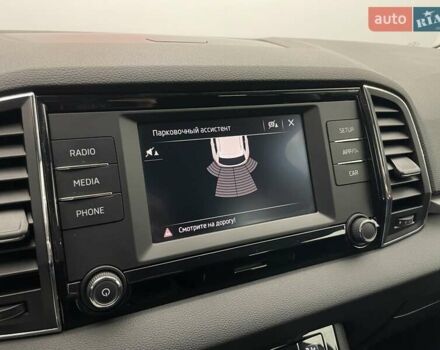 Белый Шкода Karoq, объемом двигателя 1.5 л и пробегом 90 тыс. км за 21621 $, фото 17 на Automoto.ua