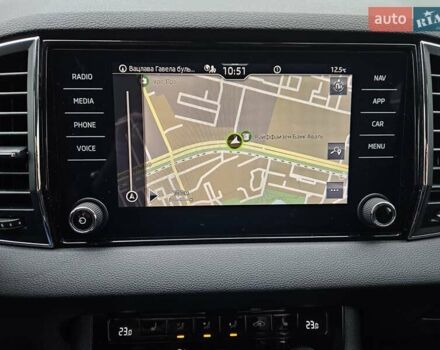 Білий Шкода Karoq, об'ємом двигуна 1.97 л та пробігом 85 тис. км за 27890 $, фото 45 на Automoto.ua