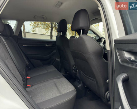 Білий Шкода Karoq, об'ємом двигуна 1.4 л та пробігом 62 тис. км за 21999 $, фото 34 на Automoto.ua