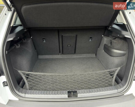 Білий Шкода Karoq, об'ємом двигуна 1.4 л та пробігом 62 тис. км за 21999 $, фото 21 на Automoto.ua