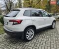 Білий Шкода Karoq, об'ємом двигуна 1.97 л та пробігом 85 тис. км за 27890 $, фото 4 на Automoto.ua