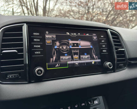 Білий Шкода Karoq, об'ємом двигуна 1.4 л та пробігом 62 тис. км за 21999 $, фото 43 на Automoto.ua