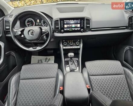 Білий Шкода Karoq, об'ємом двигуна 1.97 л та пробігом 85 тис. км за 27890 $, фото 36 на Automoto.ua