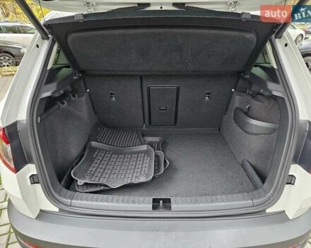 Білий Шкода Karoq, об'ємом двигуна 1.97 л та пробігом 85 тис. км за 27890 $, фото 27 на Automoto.ua