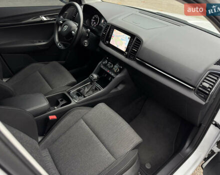 Білий Шкода Karoq, об'ємом двигуна 1.4 л та пробігом 62 тис. км за 21999 $, фото 35 на Automoto.ua