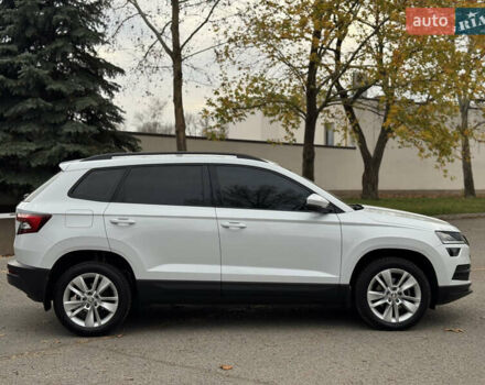 Білий Шкода Karoq, об'ємом двигуна 1.4 л та пробігом 62 тис. км за 21999 $, фото 9 на Automoto.ua