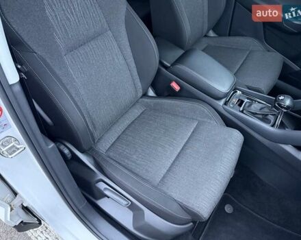 Білий Шкода Karoq, об'ємом двигуна 1.4 л та пробігом 180 тис. км за 18500 $, фото 17 на Automoto.ua
