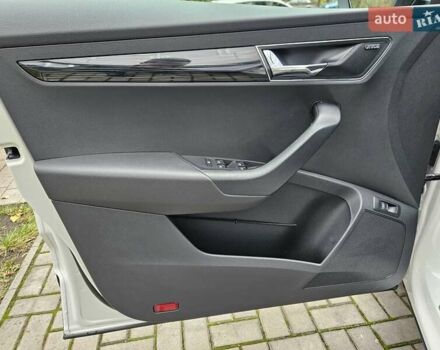 Білий Шкода Karoq, об'ємом двигуна 1.97 л та пробігом 85 тис. км за 27890 $, фото 15 на Automoto.ua