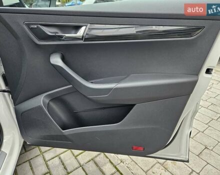 Білий Шкода Karoq, об'ємом двигуна 1.97 л та пробігом 85 тис. км за 27890 $, фото 32 на Automoto.ua