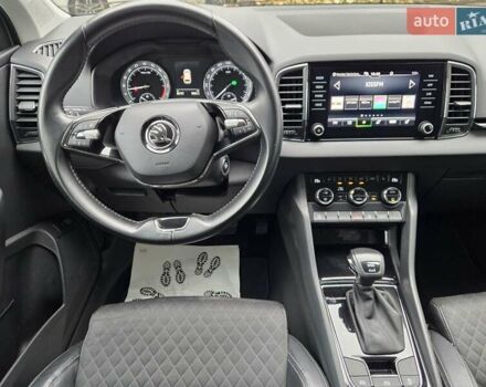 Білий Шкода Karoq, об'ємом двигуна 1.97 л та пробігом 85 тис. км за 27890 $, фото 39 на Automoto.ua