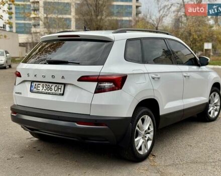 Білий Шкода Karoq, об'ємом двигуна 1.4 л та пробігом 62 тис. км за 22700 $, фото 5 на Automoto.ua