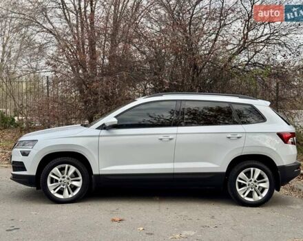 Білий Шкода Karoq, об'ємом двигуна 1.4 л та пробігом 62 тис. км за 22700 $, фото 13 на Automoto.ua